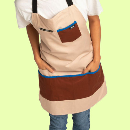 Quell art apron in cream and chocolate, detail